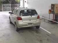 Toyota VITZ лот № 1018 оценка 3.5  с аукциона в Японии 1