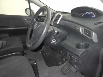 Honda FREED  с аукциона в Японии