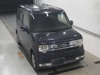Toyota PIXIS SPACE  с аукциона в Японии