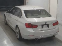 BMW 3-Series лот № 1027 оценка 4  с аукциона в Японии 1