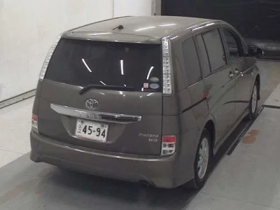 Toyota ISIS