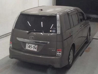 Toyota ISIS