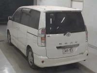 Toyota NOAH лот № 5063 оценка 3  с аукциона в Японии 1