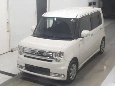 Toyota PIXIS SPACE  с аукциона в Японии