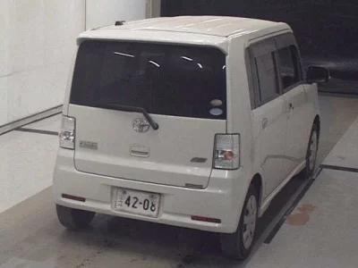 Toyota PIXIS SPACE  с аукциона в Японии