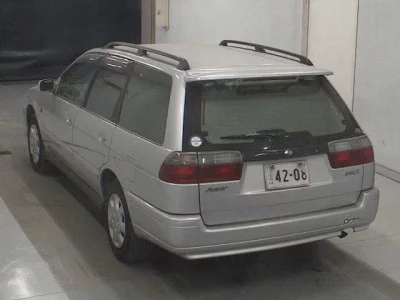 Nissan AVENIR WAGON