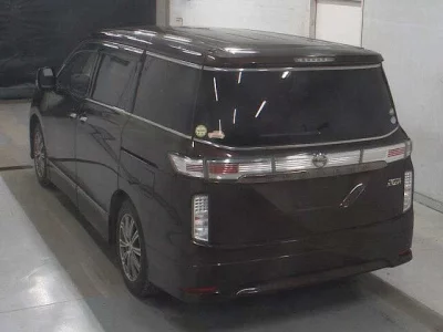 Nissan ELGRAND  с аукциона в Японии
