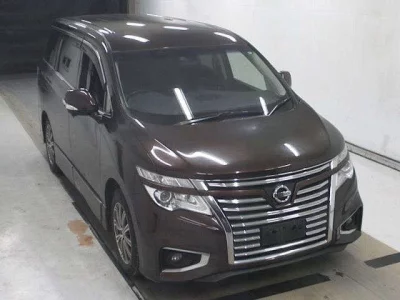 Nissan ELGRAND  с аукциона в Японии