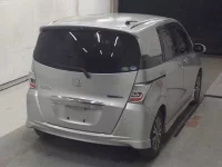 Honda FREED лот № 3084 оценка 3  с аукциона в Японии 4