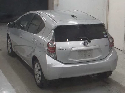 Toyota AQUA  с аукциона в Японии