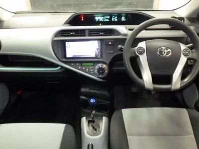 Toyota AQUA  с аукциона в Японии