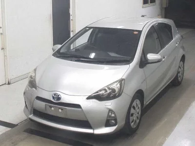 Toyota AQUA  с аукциона в Японии
