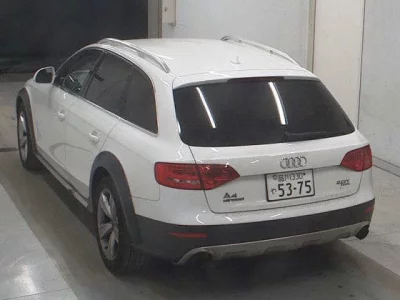 Audi A4  с аукциона в Японии