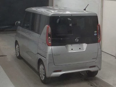 Nissan ROOX  с аукциона в Японии