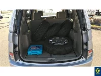 Toyota ISIS лот № 704 оценка 3  с аукциона в Японии 8