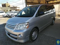 Toyota NOAH лот № 23 оценка 4  с аукциона в Японии 1