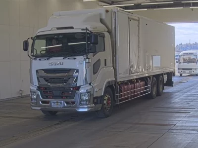 Isuzu GIGA