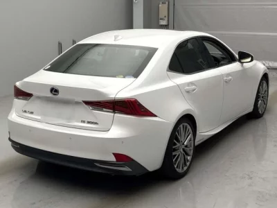 Lexus IS