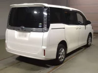 Toyota VOXY лот № 20 оценка R  с аукциона в Японии 1