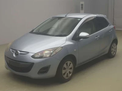 Mazda DEMIO  с аукциона в Японии