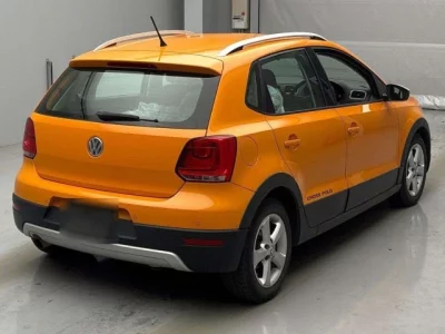 Volkswagen CROSS POLO