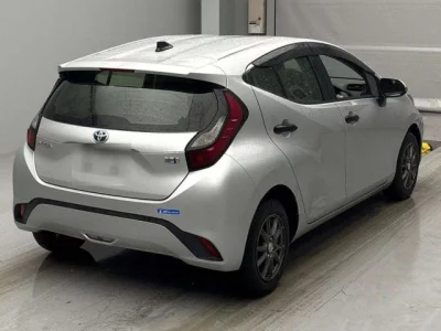 Toyota AQUA  с аукциона в Японии