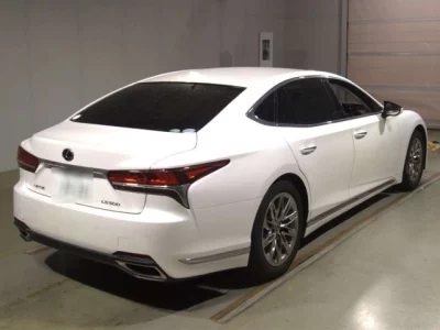 Lexus LS  с аукциона в Японии