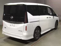Nissan SERENA лот № 2101 оценка 4  с аукциона в Японии 1