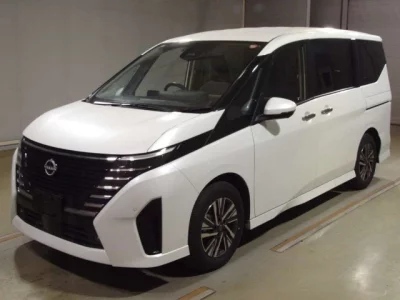 Nissan SERENA  с аукциона в Японии