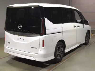 Nissan SERENA  с аукциона в Японии