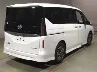 Nissan SERENA лот № 2121 оценка 4  с аукциона в Японии 1