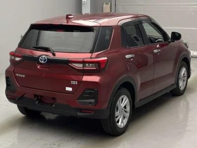 Toyota RAIZE  с аукциона в Японии