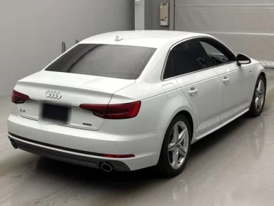 Audi A4  с аукциона в Японии