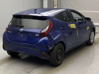 Toyota AQUA  с аукциона в Японии