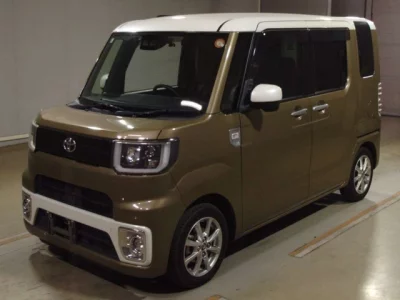 Toyota PIXIS MEGA  с аукциона в Японии