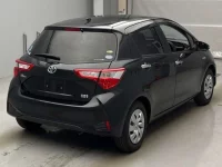 Toyota VITZ лот № 4198 оценка R  с аукциона в Японии 1