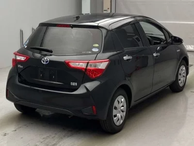Toyota VITZ  с аукциона в Японии