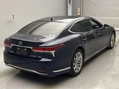 Lexus LS  с аукциона в Японии