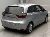 Honda FIT лот № 421 оценка RA  с аукциона в Японии 1