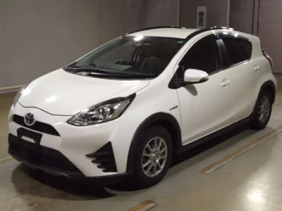 Toyota AQUA  с аукциона в Японии