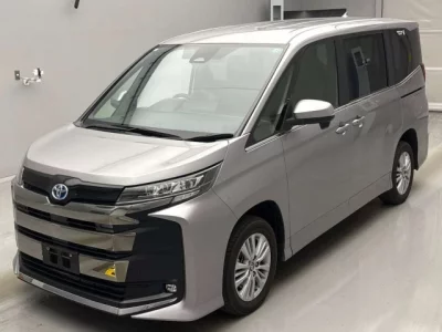 Toyota NOAH  с аукциона в Японии