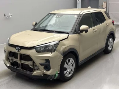 Toyota RAIZE  с аукциона в Японии