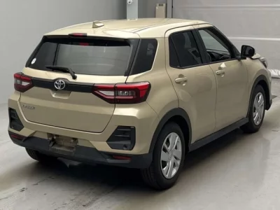 Toyota RAIZE  с аукциона в Японии