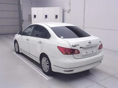 Nissan SYLPHY  с аукциона в Японии