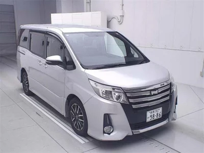 Toyota NOAH  с аукциона в Японии