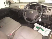 Toyota HIACE VAN лот № 2046 оценка 4  с аукциона в Японии 2