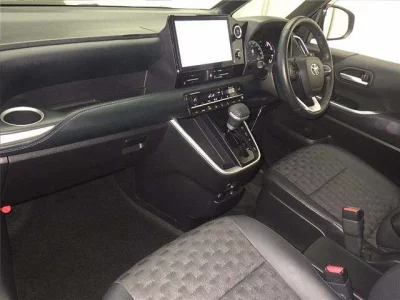 Toyota VOXY  с аукциона в Японии