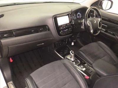 Mitsubishi OUTLANDER PHEV