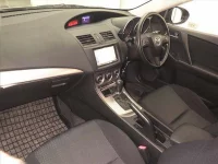 Mazda AXELA лот № 70185 оценка R  с аукциона в Японии 3