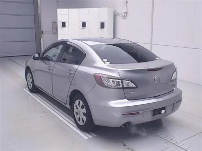 Mazda AXELA  с аукциона в Японии